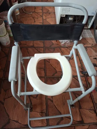 Vende-se cadeira de banho