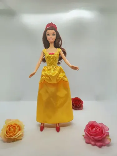Boneca Princesa Brilho Mágico Bela - Mattel