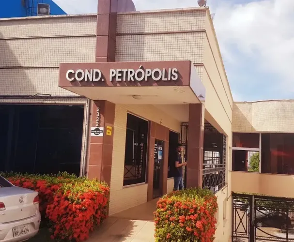 APARTAMENTOS DE 1 E 2 QUARTOS, COND. PETRÓPOLIS, FRENTE UFMT E 3 AMÉRICAS, PRÉDIO C/ ESCAD