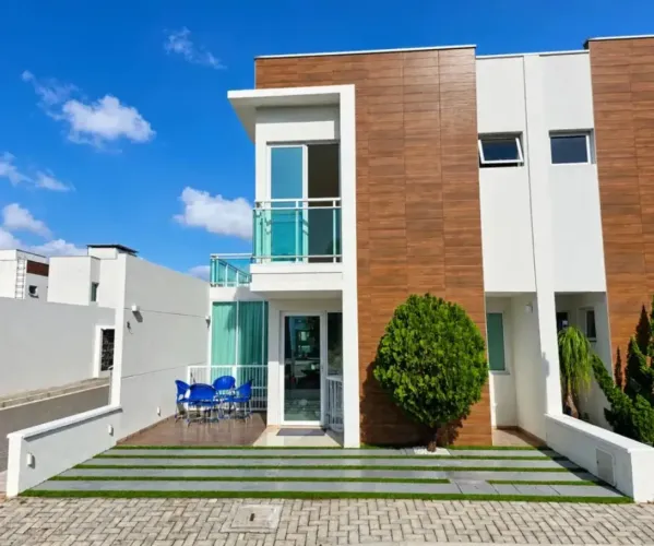 **CASA PARA LOCAÇÃO NO BENVIDA CONDOMÍNIO CLUB | 04 QUARTOS | 135m² | 03 SUÍTES**