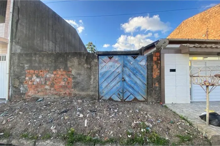 Terreno a Venda no Santos Dumont com 126 metros.