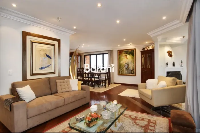 Apartamento à venda em Moema Pássaros.