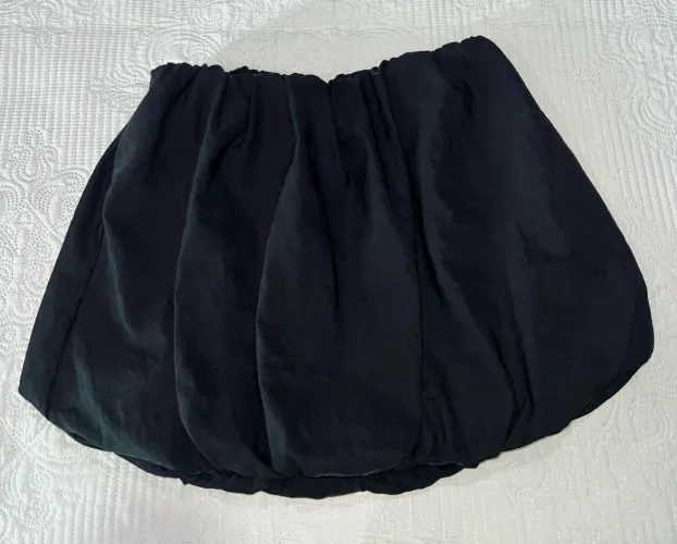 Saia Balonê Preta Zara TAM L/G (veste M também)