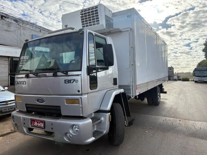 Ford cargo refrigerado 1317E 2007