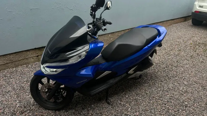 HONDA PCX 150cc ANO 2022 COMPLETA - FINANCIA 100%