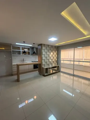 Apartamento á venda em Rio Verde com localização privilegiada, espaço amplo, armários e 3