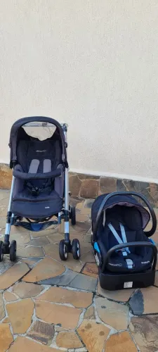 Carrinho e bebe conforto