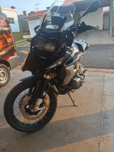 Moto impecável sem igual