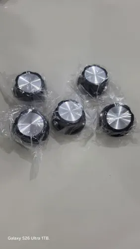 Jit 5 Knobs Novos com detalhes cromados.