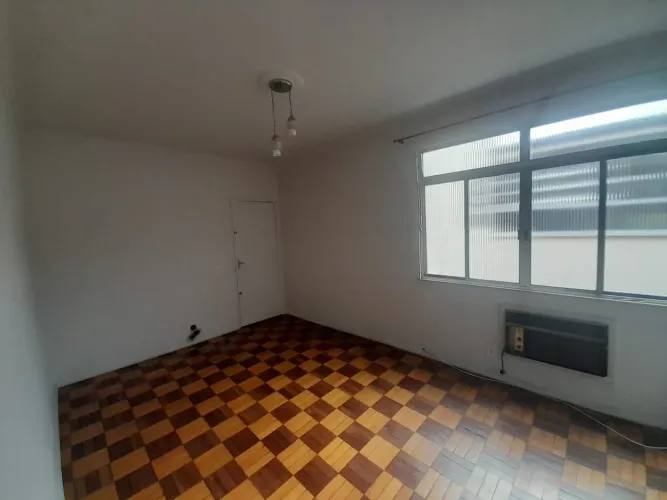 Apartamento de 80m², 2 quartos, disponível para locação por R$ 2.380/mês em Vila Valqueire