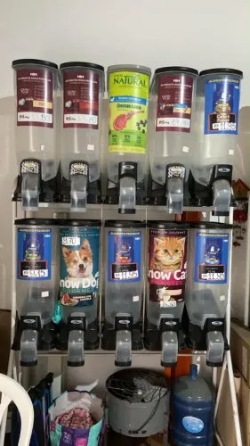 DISPENSER DE RAÇÃO - 10 compartimentos compartimento tem capacidade de 35 L