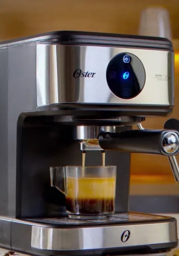 Cafeteira Espresso Double Digital Oster Cor Prateado/Preto