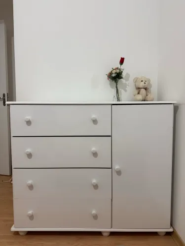 Cômoda branca