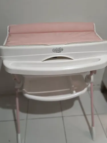 banheira da marca Burigotto rosa