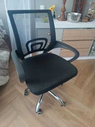 Cadeira de Escritório Diretor Giratória Mesh Cromada (Excelente Estado)