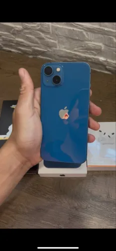 iPhone 13 + caixa, fone e carregador