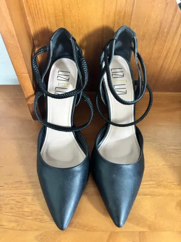 Sapatos número 33 e 34