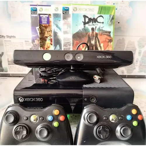 Xbox 360 com kinect, 2 controles e 10 jogos