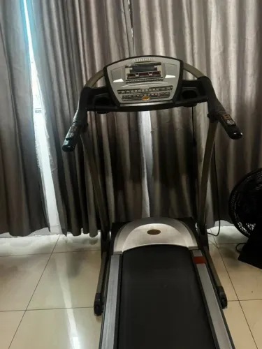 Esteira elétrica Athletic Extreme 3200T cor preto