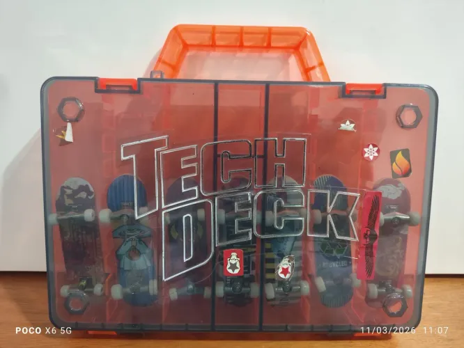 Kit colecionador maleta de skate tech deck com 5 staketinhos