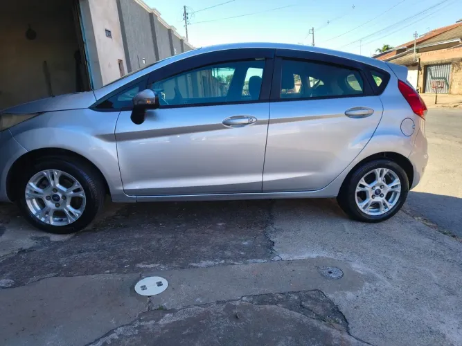 Ford Fiesta 1.5 16V Flex Mec. 5P 2014