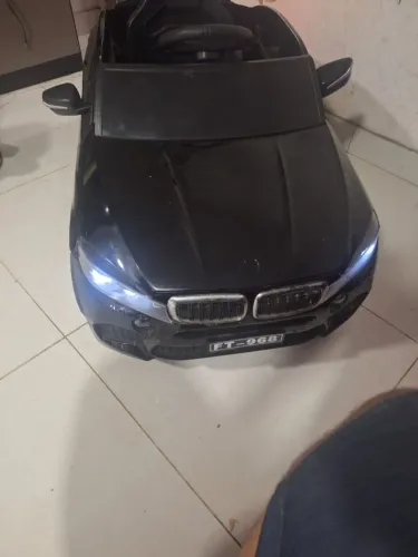 Carro elétrico de criança