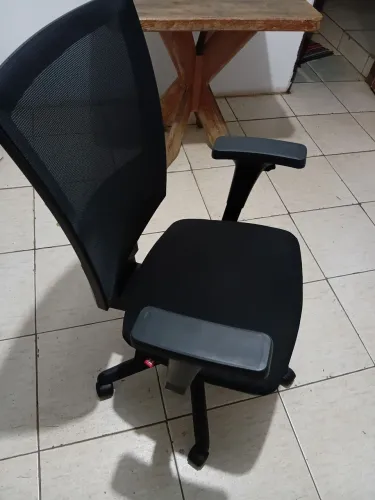 Cadeira Giratória Executiva Tela Preta