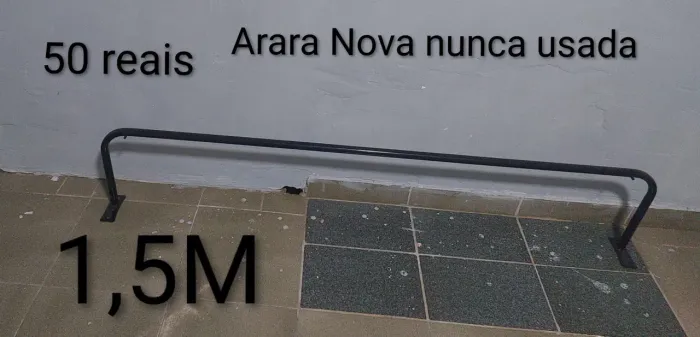 Manequins e Araras.