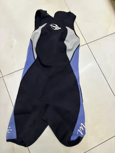 Lote de Roupas de Neoprene Mormaii, LST e Henderson