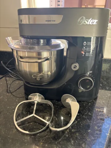 Batedeira planetária Oster 120v