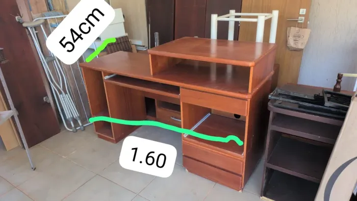 Escrivaninha e mesa p/computador em madeira maciça