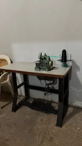 Máquina overloque