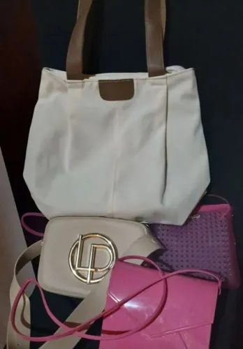 Lote de bolsas contém 2 petite Jolie 