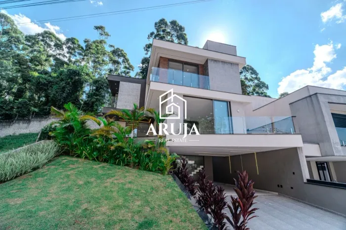 Casa de alto padrão com vista permanente e lazer completo no Realpark Arujá