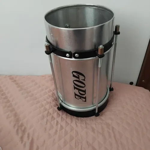 Cuíca instrumento musical