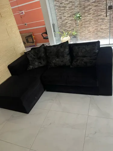Vende-se sofá e mesa