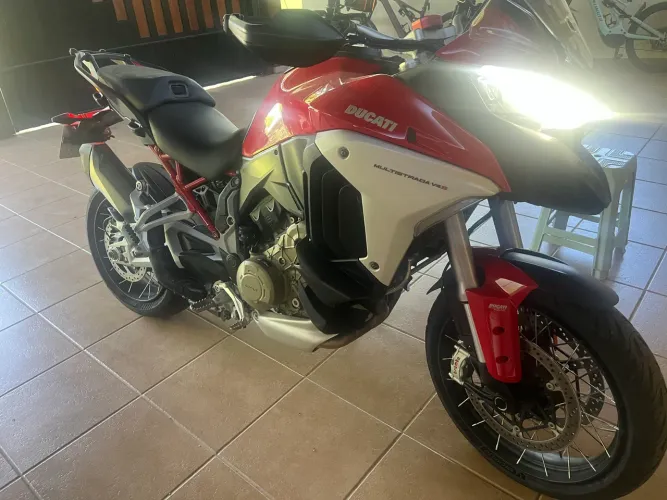 Ducati multistrada v4 s.     2022