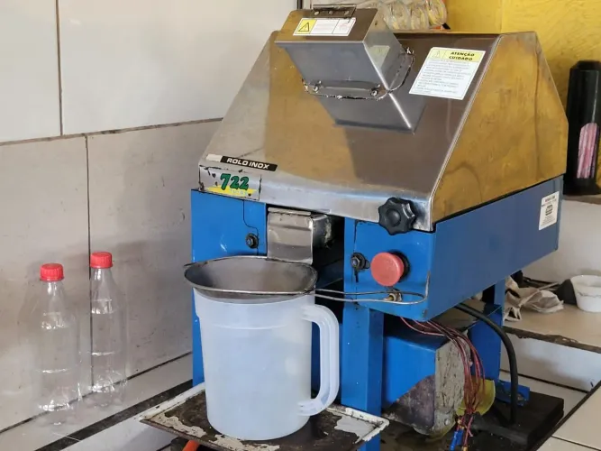 Moinho de Cana 722 Turbo Inox com Motor e Ré - R$ 3.650,00