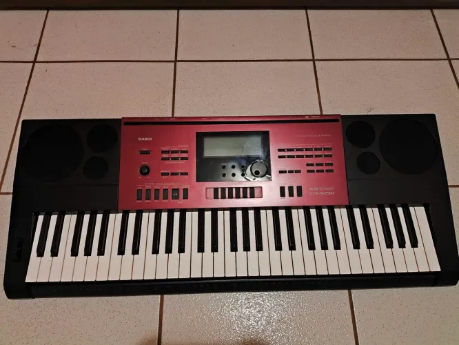 Teclado Casio CTK 6250 novinho