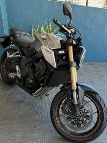 CB 650R 2021 Repasse único dono