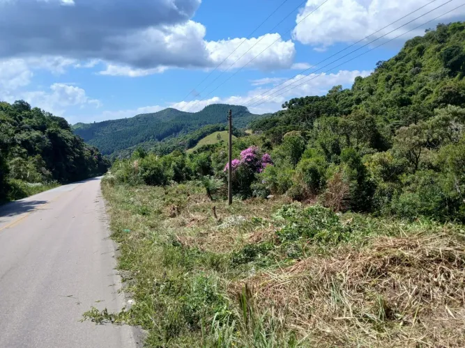 ÁREA RURAL RANCHO QUEIMADO NATUREZA, PRIVACIDADE E POTENCIAL PARA ECOTURISMO.