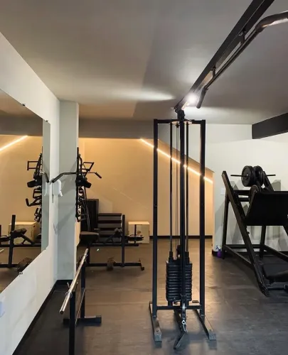 Equipamentos de musculação completos