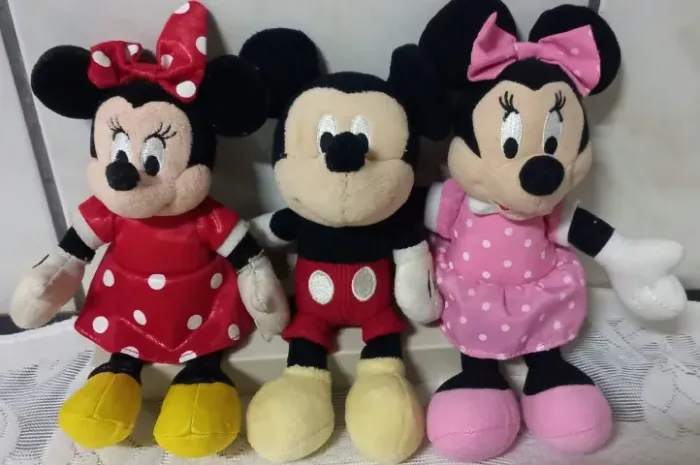 Kit com 3 pelúcias Minnie e Mickey Mouse 20cm