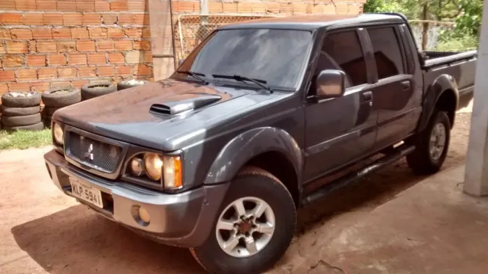 Mitsubishi L200 GLS 2.5 4X4 CD Diesel 2004