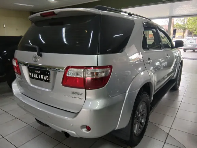 Toyota Hilux SW4 SRV D4-d 4X4 3.0 TDI Dies. AUT 2010