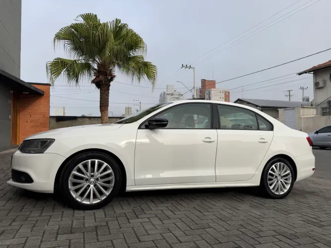 Volkswagen Jetta Comfortline 2.0 T.flex 8V 4P Tipt. 2013