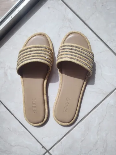 Rasteirinha Schutz com Strass Tamanho 37