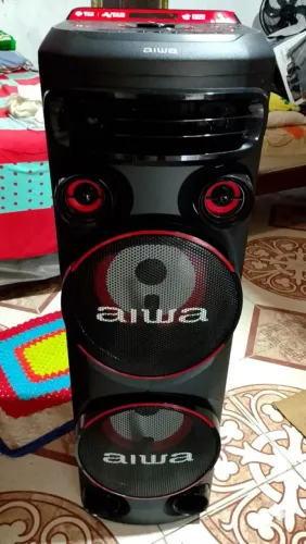 CAIXA DE SOM AIWA COM 1 MÊS DE USO