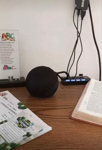 Caixa de Som bluetooth 5W com LED colorido Portátil Compatível com Alexa