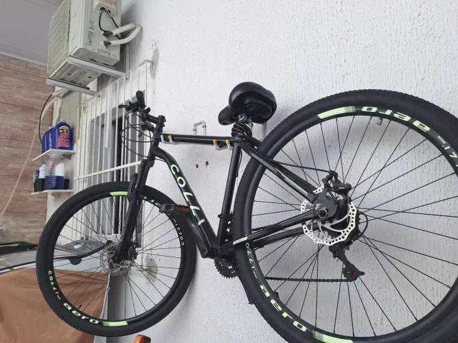Vende-se uma bicicleta